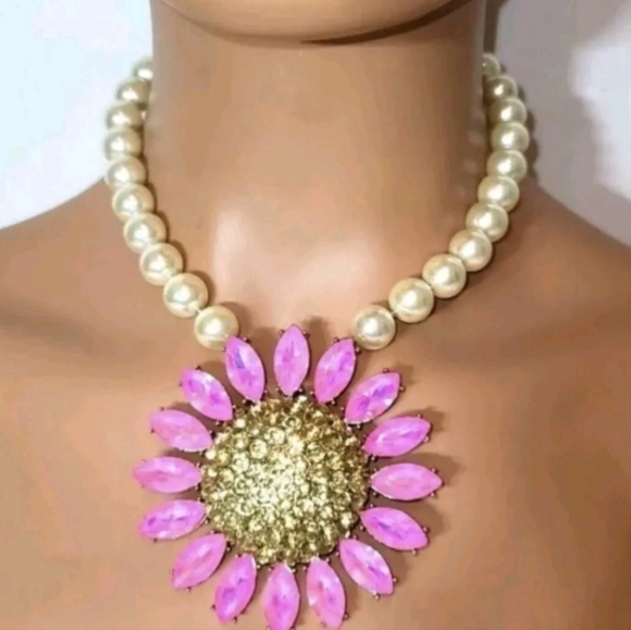 Betsey Johnson Necklace Large Pink Pave Daisy Flower With Faux Pearls & Crystals - Picture 3 of 12